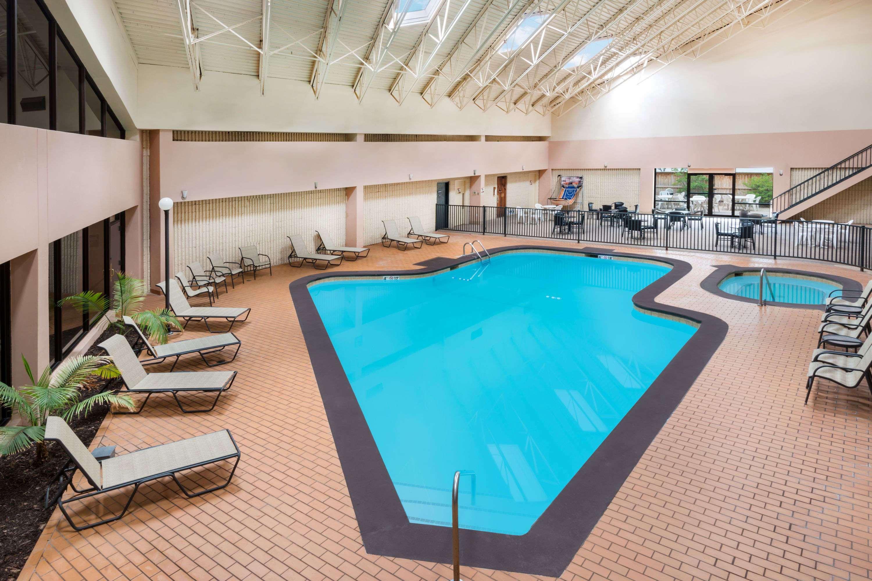 Wyndham Garden Stillwater Esterno foto